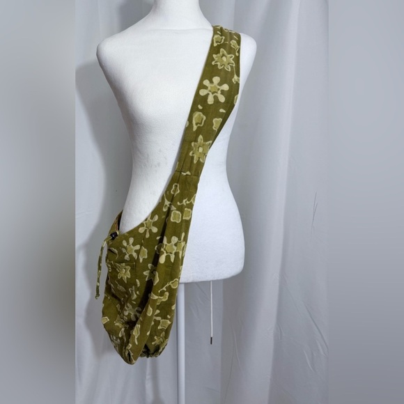 Funky Boho 100% Cotton Crossbody Bag With Outer Pocket Size 16 1/2” x 14” x 5” - Picture 3 of 8